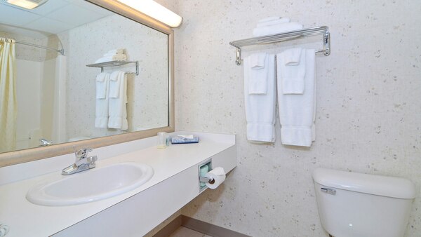 Two Double Beds Nonsmoking Photo 4