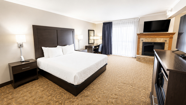 Executive King Suite with Jetted tub & Fireplace Photo 1