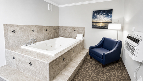 Executive King Suite with Jetted tub & Fireplace Photo 4