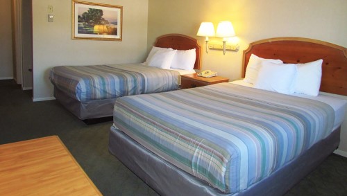 Two Double Beds Nonsmoking Photo 1