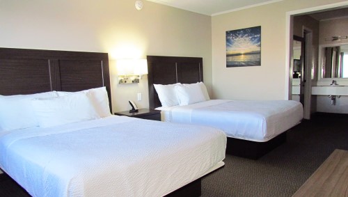 Two Queen Beds Nonsmoking Photo 1