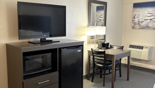 Two Queen Beds Nonsmoking Photo 2